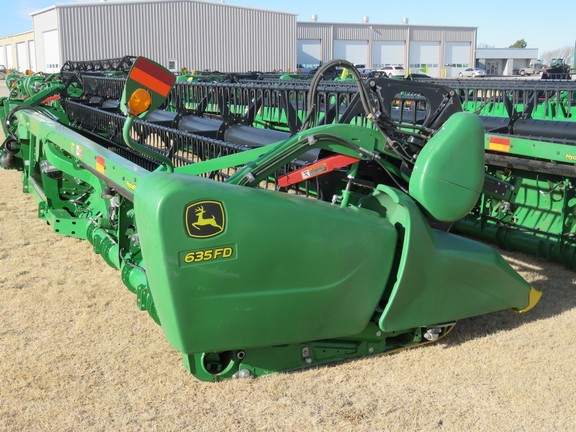 2016 John Deere 635FD