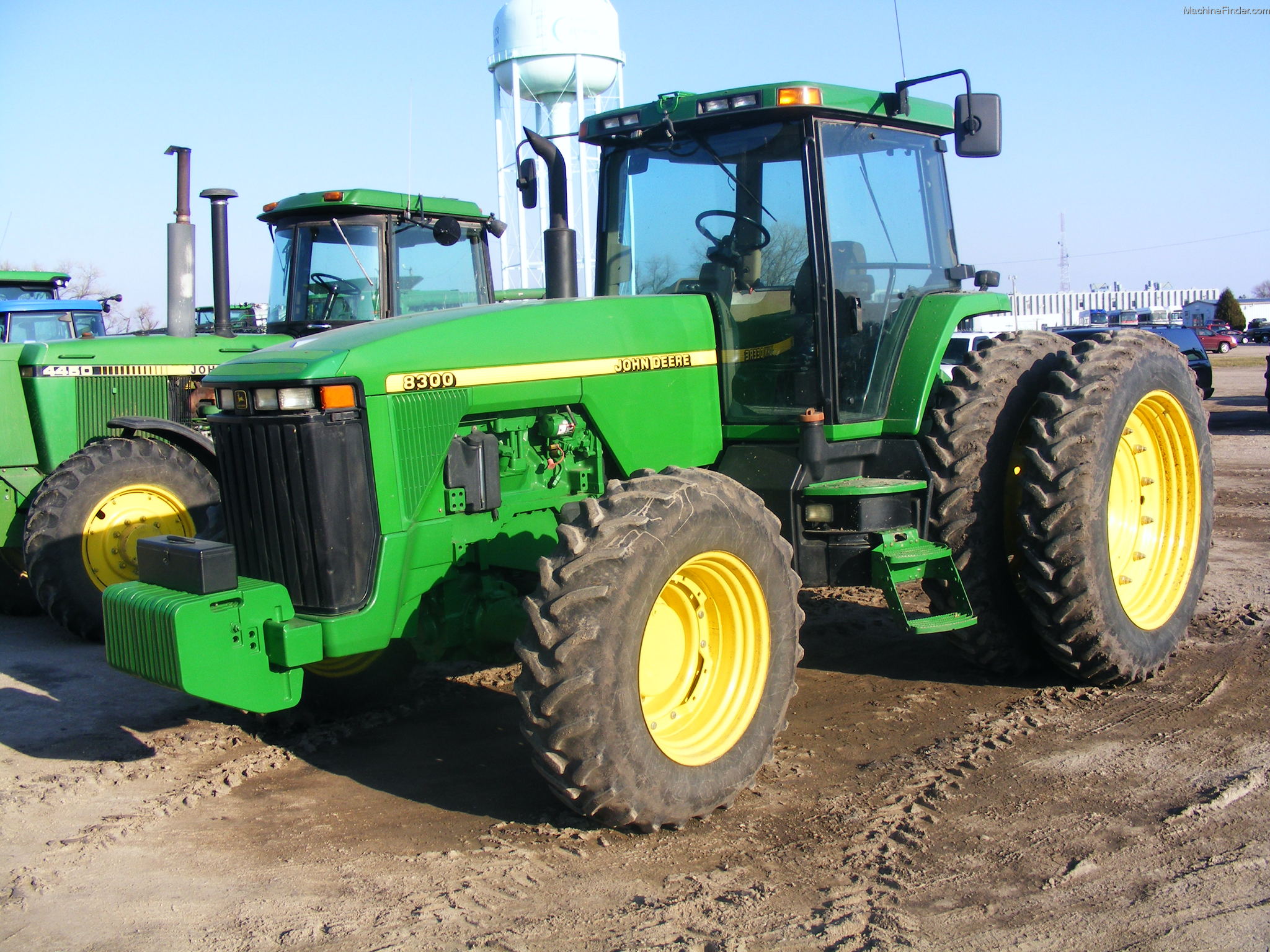 1997 John Deere 8300 Tractors - Row Crop (+100hp) - John Deere 