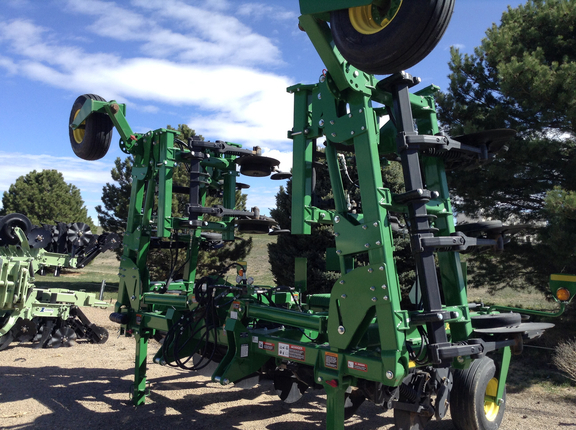 2015 John Deere 2510H