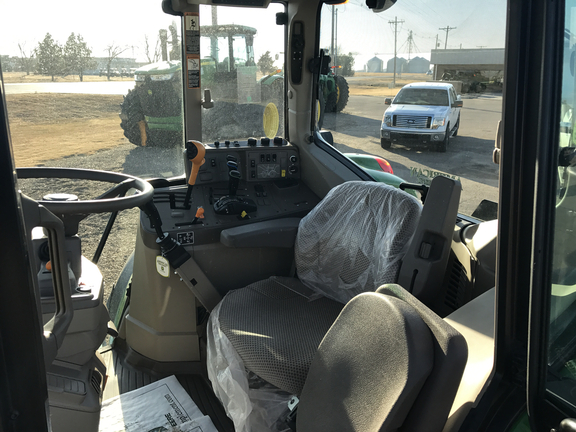 2016 John Deere 6145M