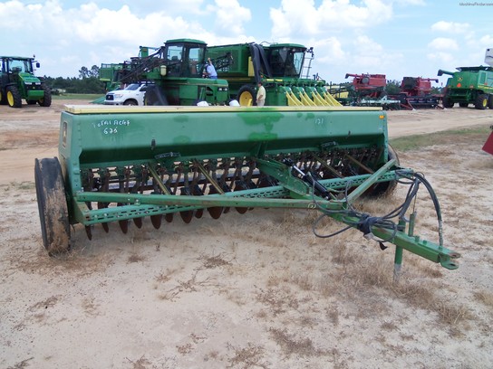 john-deere-8300-grain-drill-planting-seeding-box-drills-john