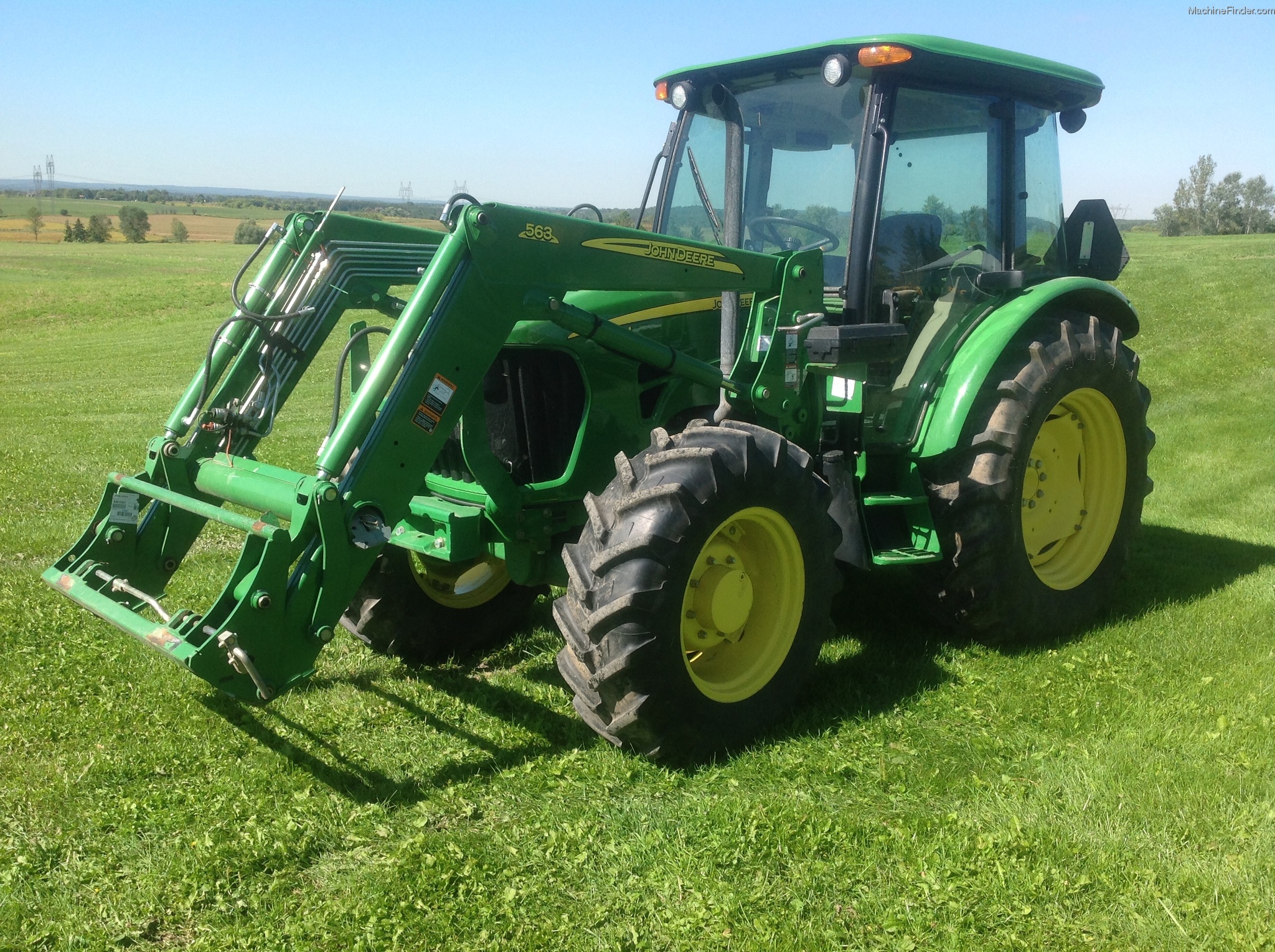 John Deere 5105M Tractors - Utility (40-100hp) - John Deere MachineFinder