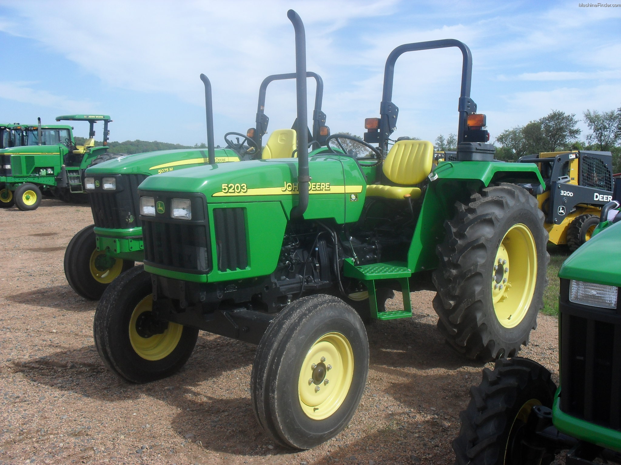 John Deere 5203 Specifications