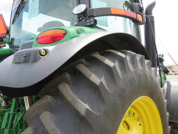 2015 John Deere 6140R