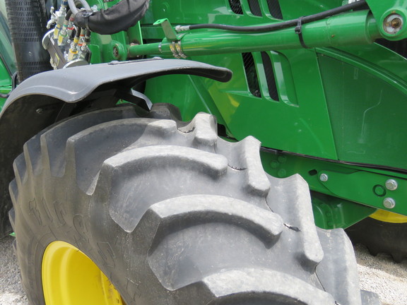 2015 John Deere 6140R