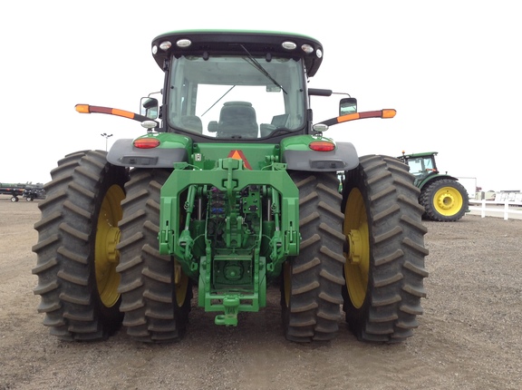 2016 John Deere 8320R