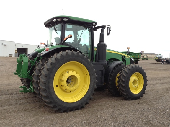 2016 John Deere 8320R