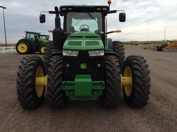 2016 John Deere 8320R