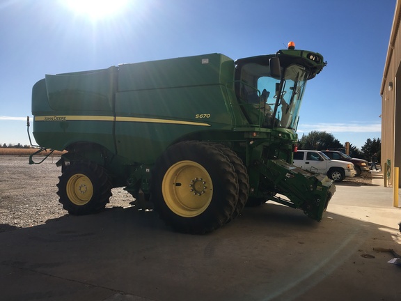 2013 John Deere S670