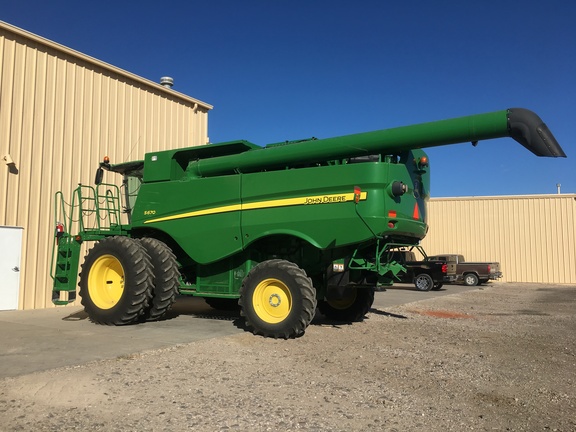 2013 John Deere S670