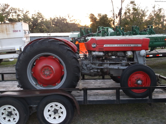 1971 Massey - Ferguson 135 Tractors - Compact (1-40hp.) - John Deere