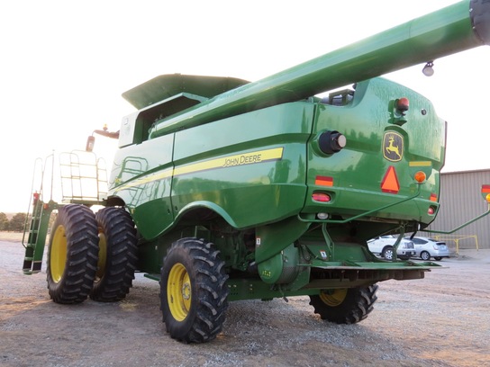 2013 John Deere S670