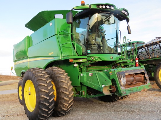 2013 John Deere S670