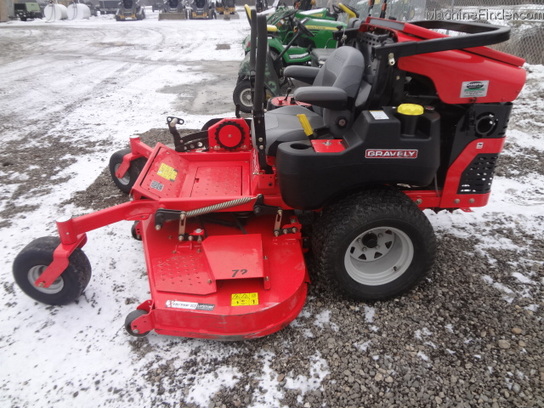 2014 Gravely PRO TURN 472 Lawn & Garden and Commercial Mowing - John