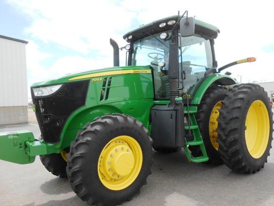 2012 John Deere 7215R