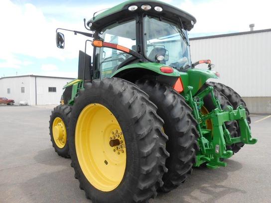 2012 John Deere 7215R