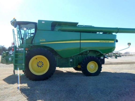 2012 John Deere S670