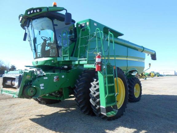 2012 John Deere S670