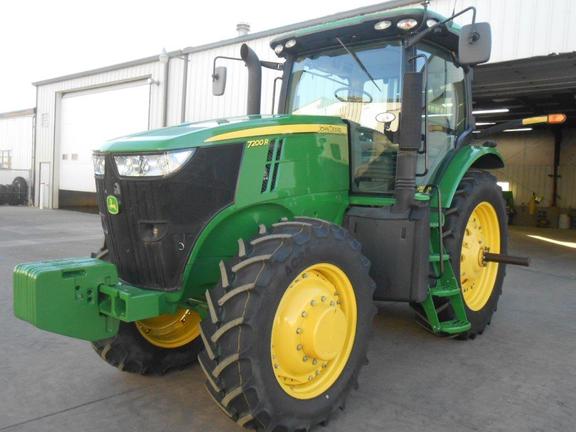 2013 John Deere 7200R