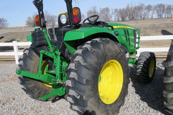 2015 John Deere 4066R