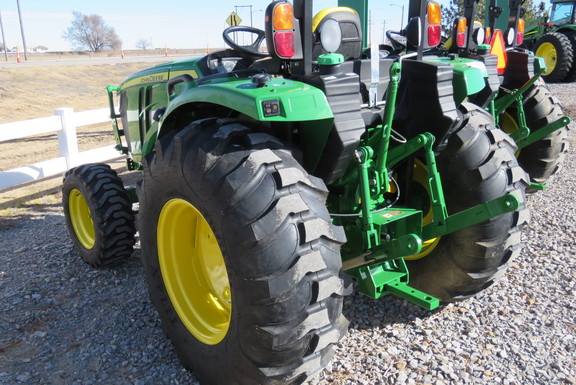 2015 John Deere 4066R