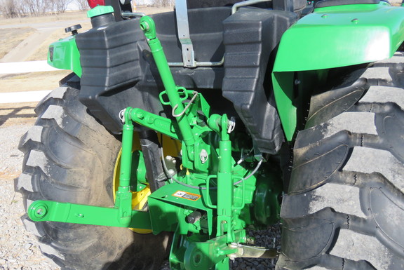 2015 John Deere 4066R