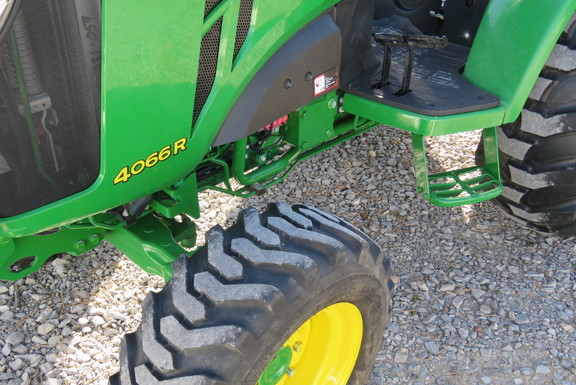 2015 John Deere 4066R