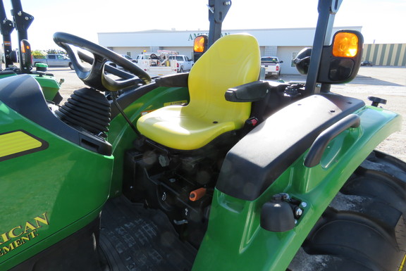 2015 John Deere 4066R