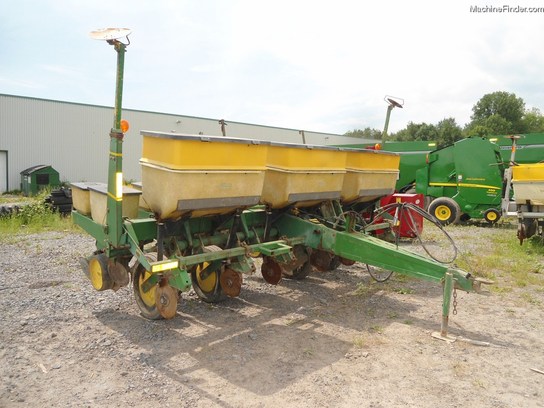 John Deere 7000 Planters Drawn John Deere Machinefinder 3886