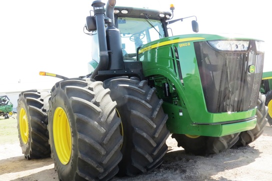 2013 John Deere 9560R