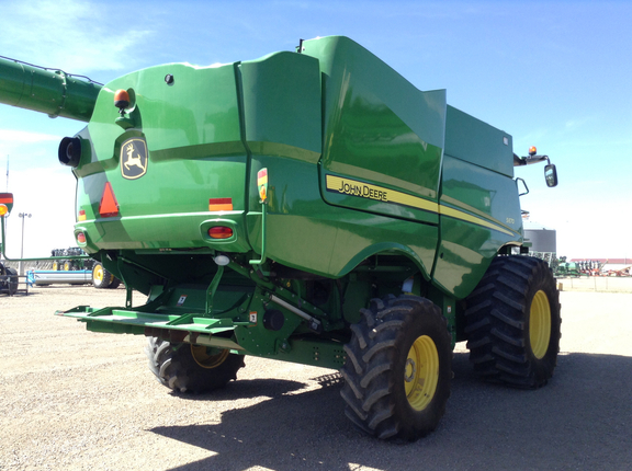 2014 John Deere S670