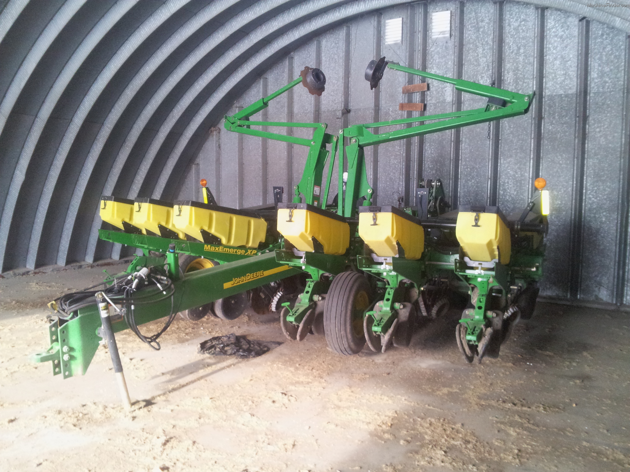 2010 John Deere 1760 Planting & Seeding - Planters - John Deere 