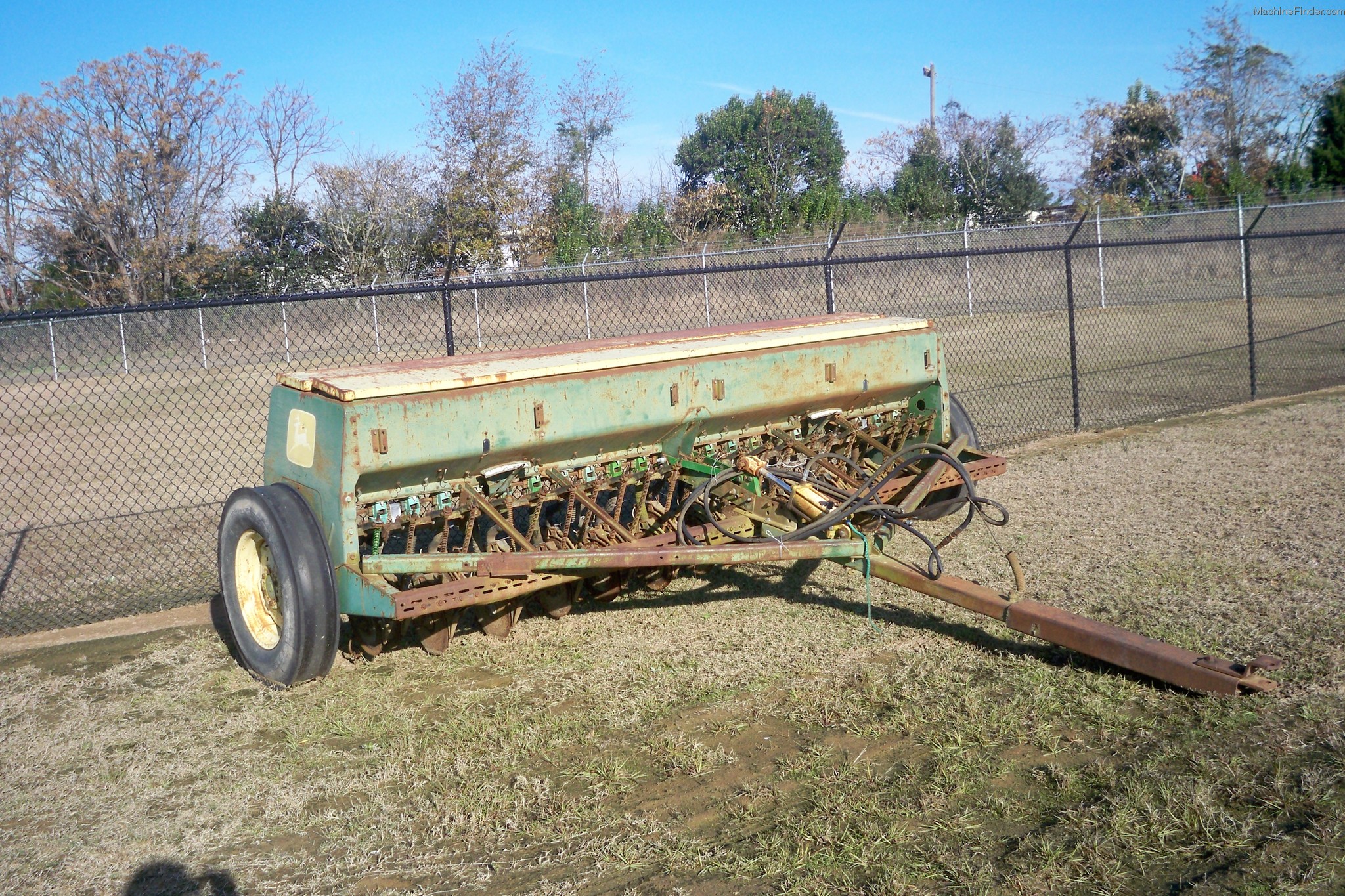 john-deere-8300-planting-seeding-box-drills-john-deere-machinefinder