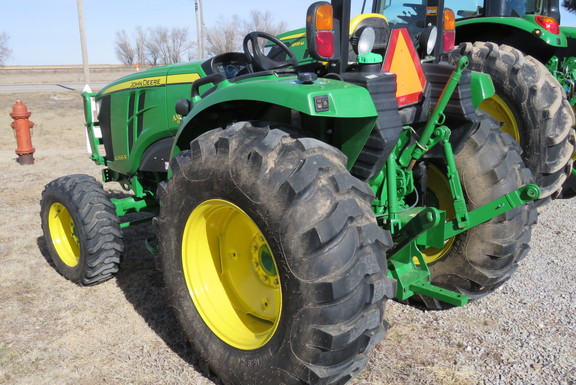 2015 John Deere 4066R