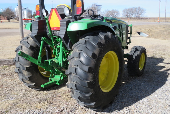 2015 John Deere 4066R