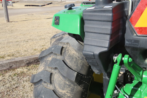 2015 John Deere 4066R