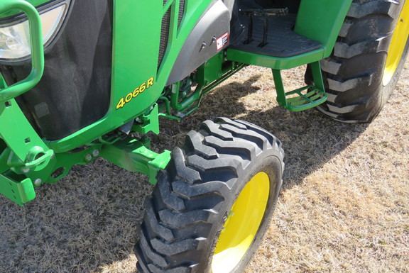 2015 John Deere 4066R