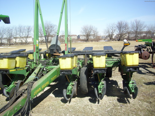 john-deere-7200-planting-seeding-planters-john-deere-machinefinder