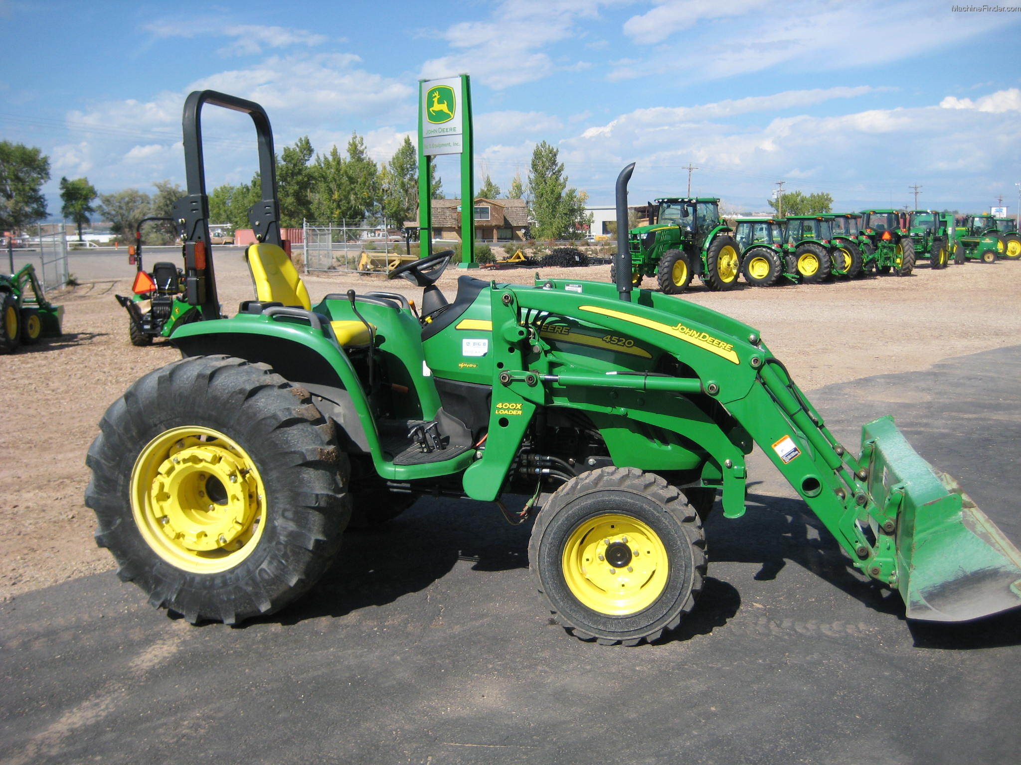 2010-john-deere-4520-tractors-compact-1-40hp-john-deere