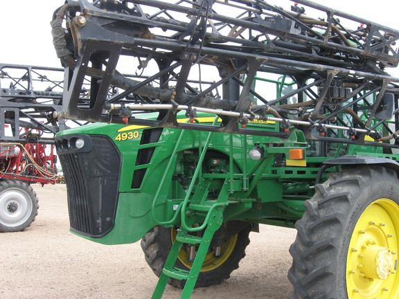 2010 John Deere 4930