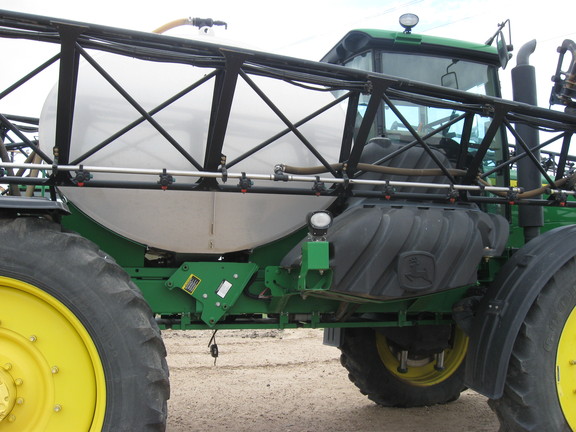 2010 John Deere 4930