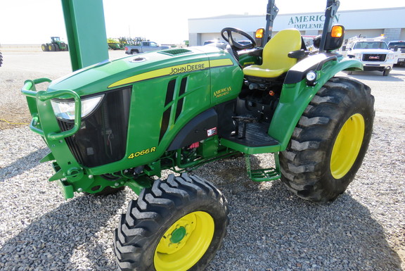 2015 John Deere 4066R