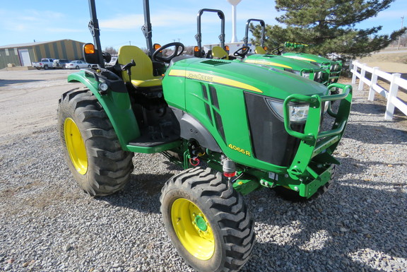 2015 John Deere 4066R