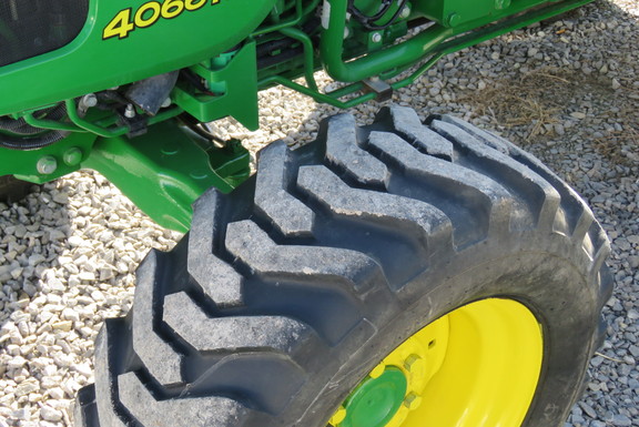 2015 John Deere 4066R