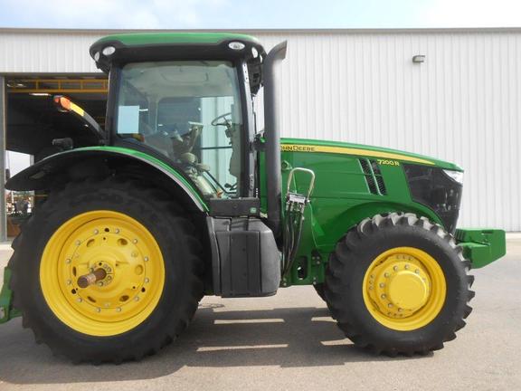 2011 John Deere 7200R