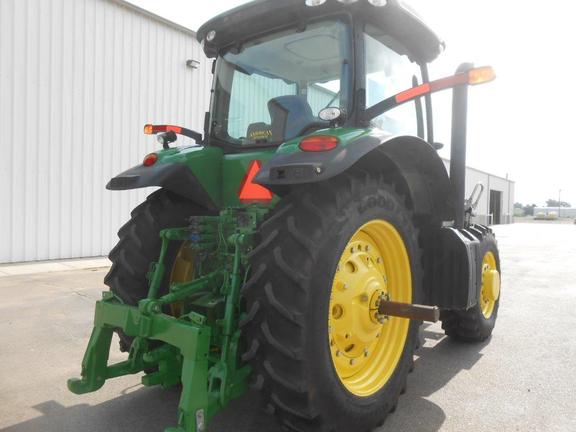 2011 John Deere 7200R