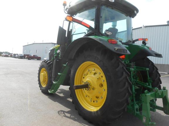 2011 John Deere 7200R