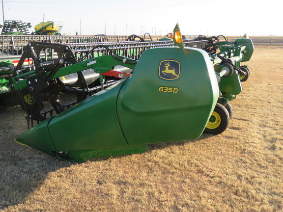 2016 John Deere 635D