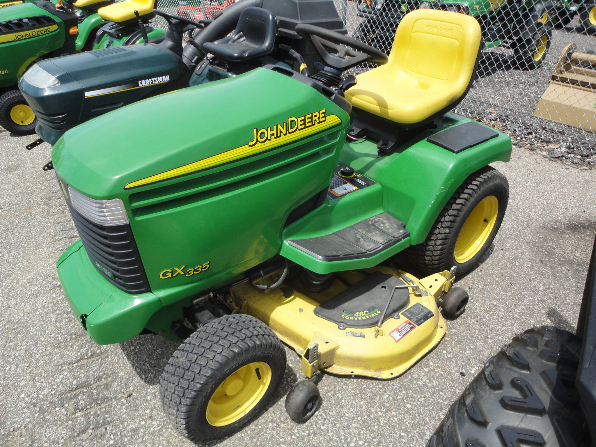 2001 John Deere 335 Lawn & Garden And Commercial Mowing - John Deere 