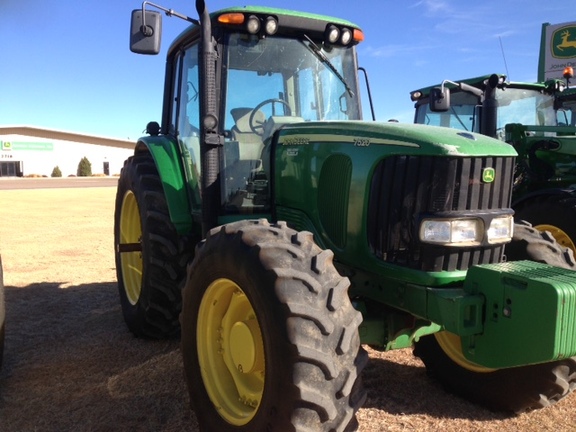 2007 John Deere 7520